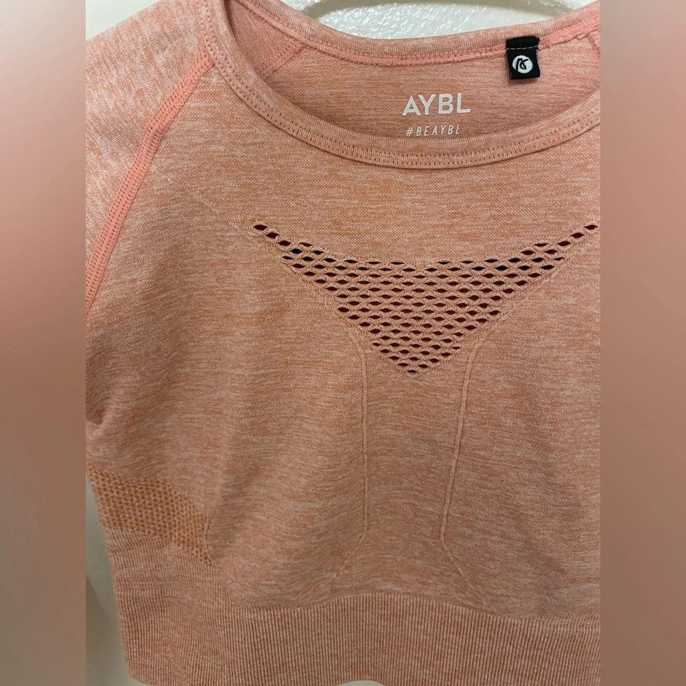 ✨Aybl Motion Collection Crop Top Size S - Picture 3 of 8
